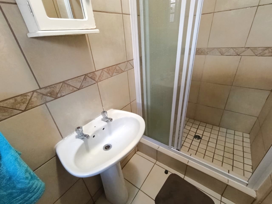 1 Bedroom Property for Sale in Vredenhof Sh Free State